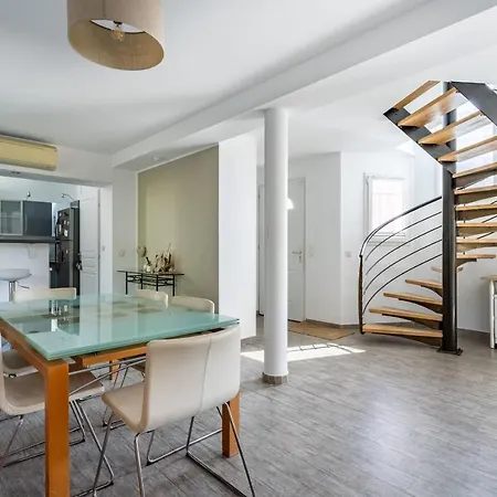 펜션 Bright Pearl With Garden Near The Sea *